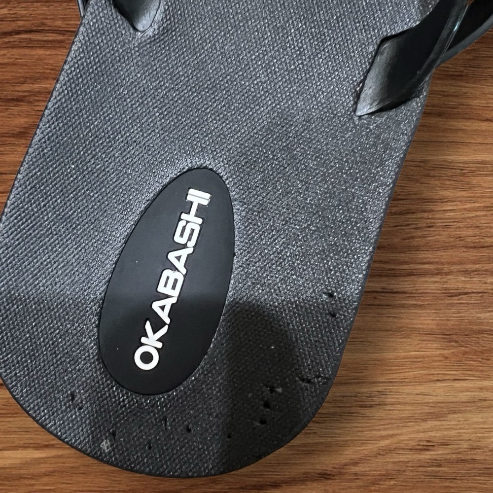 Okabashi Flip Flop Size 6 New Condition Flaw in heel see pics not noticiable - Picture 3 of 3